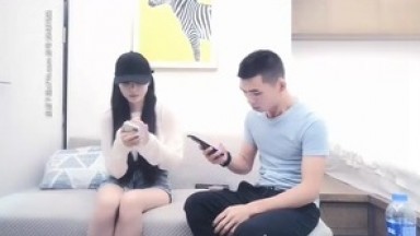 小平头高价约女神级高端外围美女，极品美臀颜值身材一流，坚挺白嫩美乳