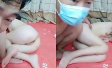 无毛白虎逼少妇全程露脸跟大哥镜头前嗯爱，69口交大鸡巴舔弄骚穴