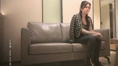 大屌哥约操170CM高端极品美妞，这颜值大长腿满分，性格很好聊聊天，吸吮大屌爆插小嘴