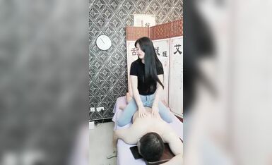 漂亮小少妇，风情万种超有女人味，肤白貌美，这么骚勾引得大哥性趣盎然开干，激情刺激香艳