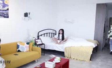 太子妃宅男女神『景田』果冻传媒改编 勾引男友的兄弟被操 高清720P版