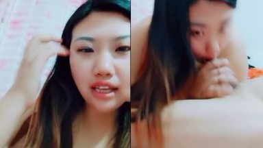 哺乳期少妇老公出差上了公公的床，全程露脸把奶水挤鸡巴上口交，让大哥舔逼喂奶喷了一脸奶水，上位爆草口爆