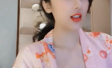 极品美女主播夢非桐香--梦菲首次道具大秀