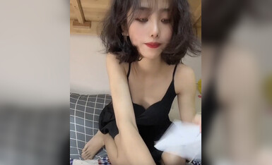 最新一少举牌系列之茶茶超颜值美女 玩穴高潮2