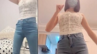 【秘密的咪咪】，俏皮少女，试穿各类情趣丝袜，三年疫情几百场性爱，人气登顶看粉穴被插