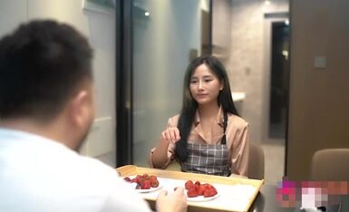 勾引男友兄弟吃自已的小草莓-腕儿