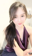 近期最閃亮的新星，【偷走一頭豬】，清秀女神，長腿，貌美如花，把胡蘿卜塞逼逼，玩得超刺激 (1)