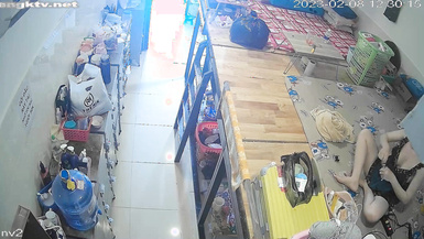 私房最新流出2023 黑客破解攝像頭偷拍 多場合家庭宿舍廁所更衣洗澡 (12)