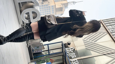 大神街頭偷拍 美女裙底風光UR級！極品氣質長筒靴女神超長時間CD