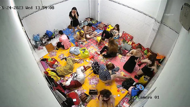 2023-5月最新流出黑客破解攝像頭監控偷拍❤️緬北夜總會小姐宿舍私密生活一個房間居然住那麼多人