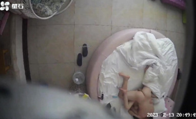 新台首發【螢石雲】大學生附近粉色圓床房酒店的情侶們 (12)