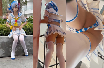 收藏級大神漫展尾隨偷拍 蘿莉美女COS蕾姆 極品顏值 窄內翹臀 潛入女廁CD