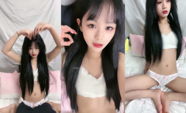 -火爆人氣學妹回歸了，粉絲們都好激動，【小易的so啵啵】，無套啪啪內射 (5)