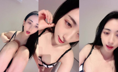 綠播女神【587吃桃】明星顏值~夾奶頭搖鈴~黑絲大長腿~蜜桃臀 (5)