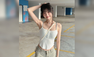 小白胸白操得爽