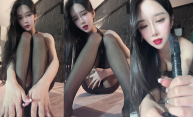 CC直播顏值天花板『小恩雅』定製 黑絲皮鞭男友視角