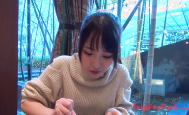 漂亮清純美眉吃雞啪啪【FC2-PPV-2629651】先上嘴吃飽再回房間喂下嘴 愛笑很可愛的妹子 被無套內射