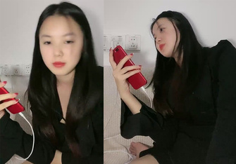 2024年2月，清純學妹，好乖巧漂亮【小瑜】難得一遇的鄰家小美女，BB又粉又嫩，必須珍藏不可錯過！ (1)