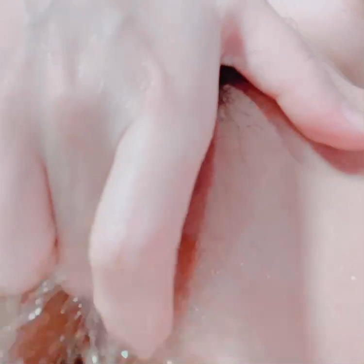 5分揉胸+自慰喷水