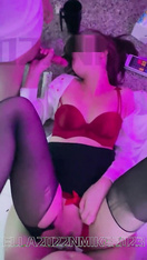 【小騷狐】可愛的老婆穿上黑色絲襪配著包臀裙實在太性感了