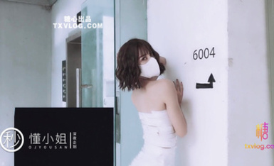 【深夜企劃】極品模特【懂小姐】-全裸捆綁膠帶游覽藝術館高難度三點全露遊逛園區私家車後備箱自慰