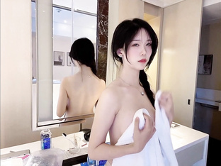 火爆高顏值網紅美女【抖娘利世】最新定製劇情《小姨子的秘密被姐夫發現》後入強操