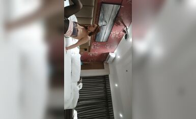 【老渣带你去寻花】，大波浪，风骚小少妇，黑丝高跟淫娃，掰开双腿暴力抽插骚穴，一晚两炮实力探