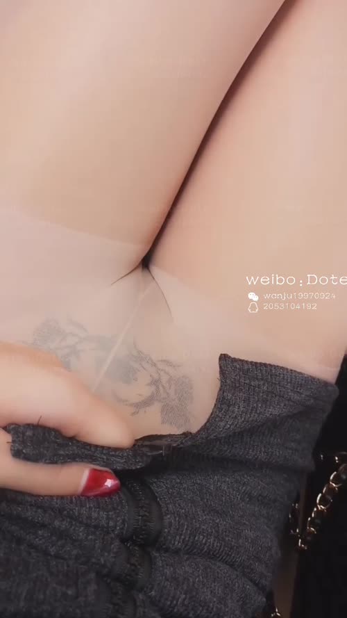 完具m - 18.11.08 滴滴车上无内肉丝诱惑 [7P 2V 109M] (2)