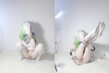 推特極致反差蘿莉【小靈醬】自摸插穴 BB超粉嫩 各種COS合集 (3)