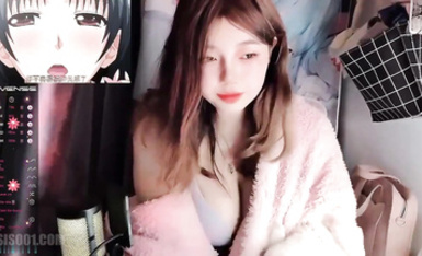 【Stripchat】大胸萌妹微胖少女「Many-yiyi」邊看成人動畫邊用跳蛋自慰騷魅吐舌頭
