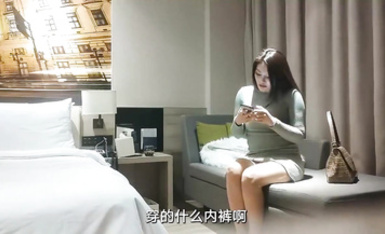 漂亮小姐姐 你想拔套我打你 你雞吧這么大怎麼長的 啊舒服已經第三波了 身材豐滿騷話不停 被操的高潮不斷套子破了