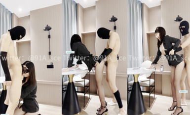 最新10月付費福利，推特極品綠帽，性癮情侶【91A-sce與小條】長視頻完結，圈養高質量蘿莉小母狗，盡情玩弄 (1)