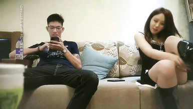 顏值不錯肉肉身材妹子,這類微坦也是不錯的，近距離特寫口交騎乘大力猛操