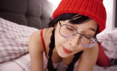 萬狼求檔OnlyFans斯文眼鏡反差小姐姐【deerlong】私拍合集,極品中的極品天生的肉便器,純情少女展現精湛口活兒口爆吞精 (16)