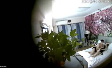 真实偷拍连锁酒店内，高质量的情侣开房纪实