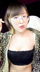 萬狼求檔OnlyFans斯文眼鏡反差小姐姐【deerlong】私拍合集,極品中的極品天生的肉便器,純情少女展現精湛口活兒口爆吞精 (39)