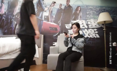 約了個小少婦，甜美外形下沒想到床上這么放盪，談笑風生飢渴欲女喜歡這份職業