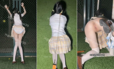 大一播音系小姐姐【小美】足球場調教