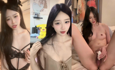 高顏值反差婊露臉裸舞自慰流白漿 (1)