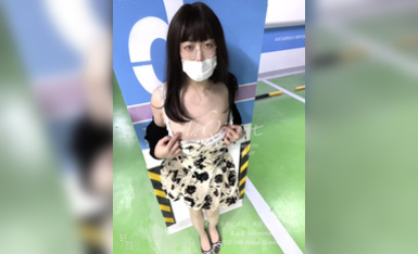 地下车库的邂逅：眼镜男娘的碎花裙 伪娘阿七