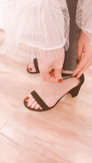 易直播 妮是八月 足控 足交 絲足 (1)