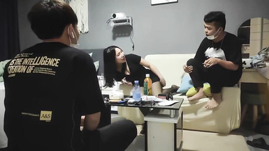 【小寶尋花】漂亮大奶小姐姐，一夜情聊什麼感情，你要觀戰嗎？看也要給錢，你體力不行啊，性格開朗愛笑，吐槽小哥不夠猛，上來猛懟幾下就射了