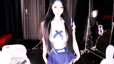 萬元定製星秀極品女神【雅恩北北】高能福利，自導自演與爸爸亂倫，雙道具榨白漿，黃瓜自慰狂噴水 (1)