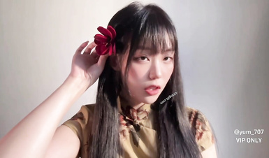 【玉米_yum_707】褐色旗袍_開檔絲襪_手指紫薇