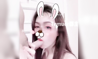 6月重磅流出，露臉才是王道，推特35萬粉絲，超淫反差婊【Temuer郡主】付費門檻，窮人女神，富人母狗 (4)