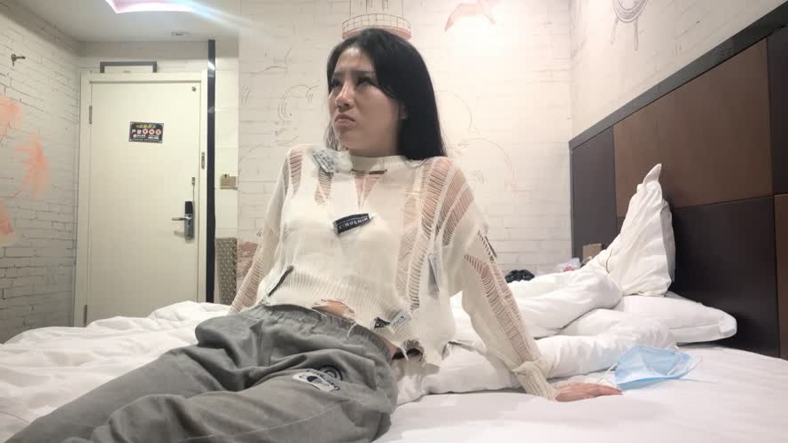 26岁，极品良家小姐姐，酒店相会共享鱼水之欢，骚穴粉嫩，狂舔暴插淫叫连连